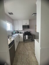 2119 1/2 S Beverly Glen Blvd, Unit 2119 beverly glen in Los Angeles, CA - Building Photo - Building Photo