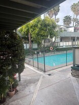 7254 Hollywood Blvd in Los Angeles, CA - Building Photo