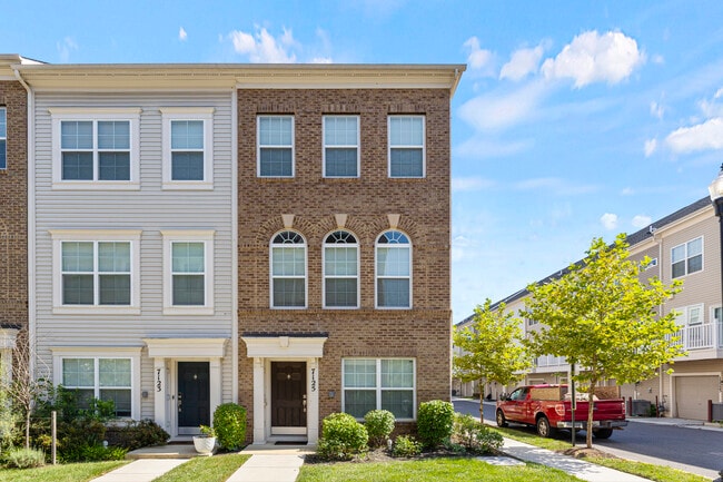 property at 7125 Rowlock Aly
