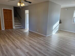2207 18th St in Bettendorf, IA - Building Photo - Building Photo