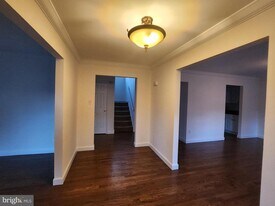 4 Oriole Dr in Voorhees Township, NJ - Building Photo