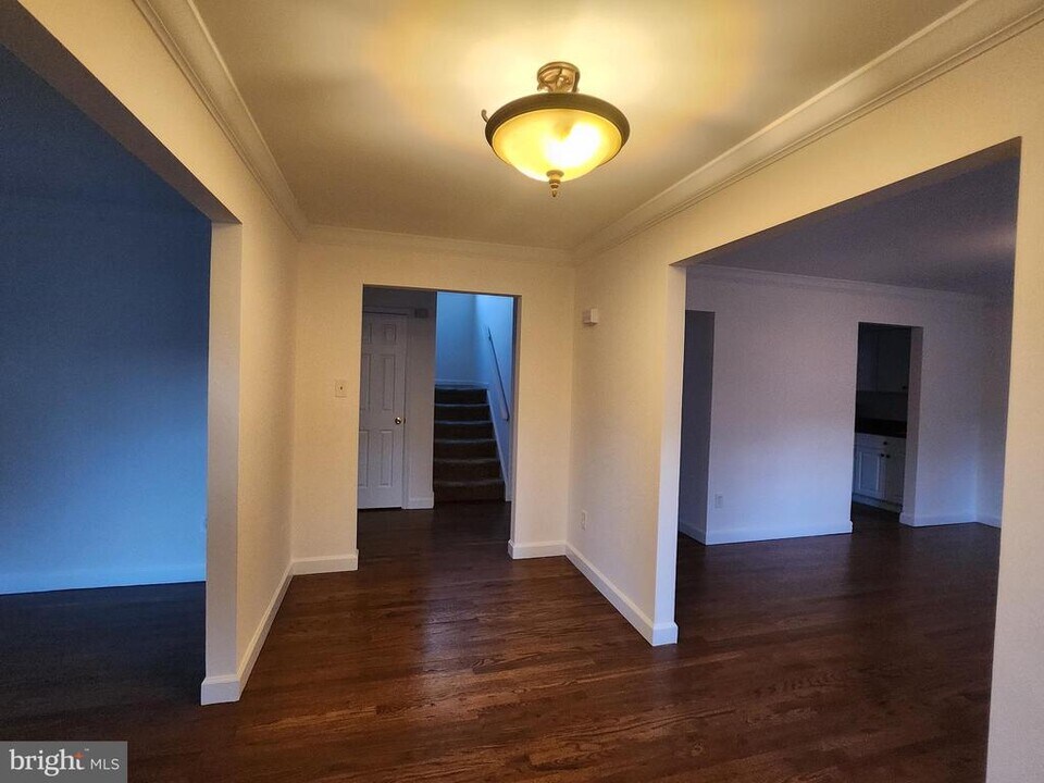 4 Oriole Dr in Voorhees Township, NJ - Building Photo