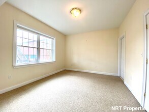 661 Bennington St, Unit 2 in Boston, MA - Building Photo - Building Photo