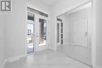 719 Doneraile Walk in Ottawa, ON - Building Photo - Building Photo