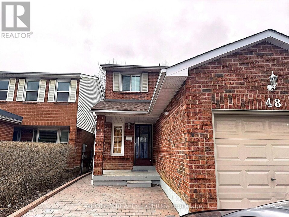 48 Weybridge Trail in Brampton, ON - Building Photo