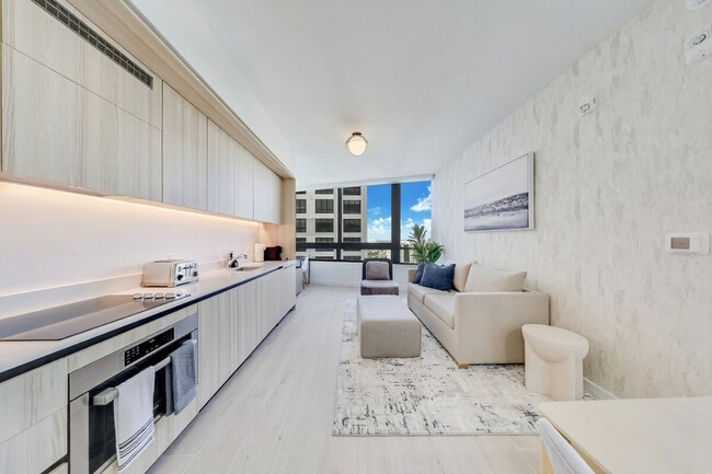 350 N Miami Ave, Unit SI ID1501545P in Miami, FL - Building Photo - Building Photo