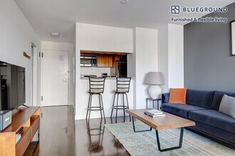 200 E 82nd St in New York, NY - Building Photo - Building Photo