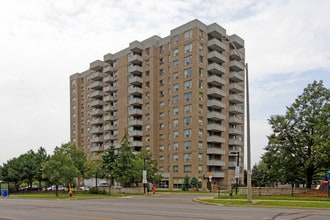 Chelsea Gardens in Brampton, ON - Building Photo - Building Photo