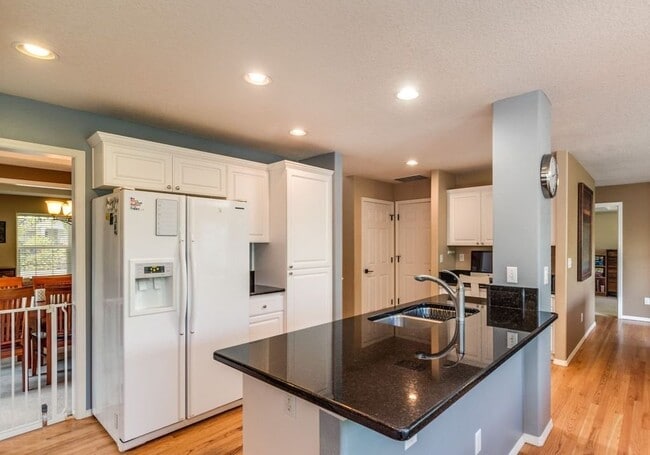 17261 NW La Paloma Ln