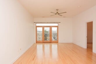 1530 W Huron St, Unit M02H in Chicago, IL - Building Photo - Building Photo