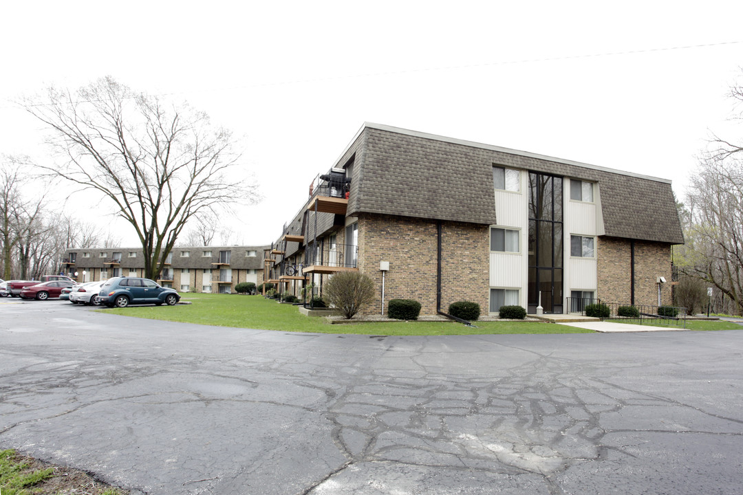 Deer Run Apartments in Chesterton, IN - Building Photo