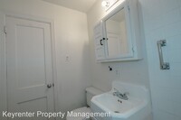 105 W 41st St photo'