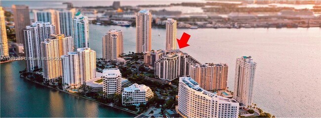 540 Brickell Key Dr, Unit 1511 in Miami, FL - Building Photo - Building Photo