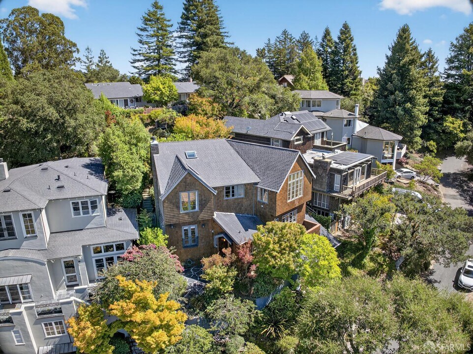 7172 Norfolk Rd in Berkeley, CA - Building Photo