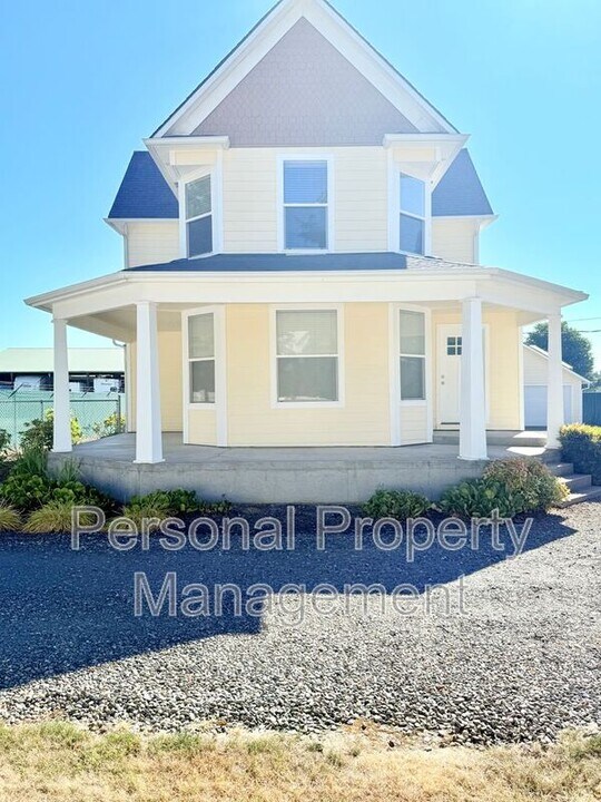 11101 NE 117th Ave in Vancouver, WA - Building Photo