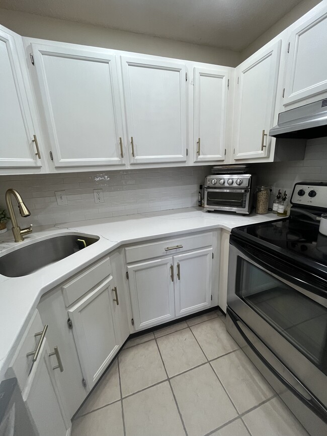 5415 Aberdeen Dr in Mount Laurel, NJ - Foto de edificio - Building Photo