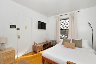 419 W 54th St, Unit SI ID1404664P in New York, NY - Building Photo - Building Photo