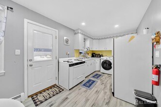 80 Poplar St in Carteret, NJ - Building Photo - Building Photo