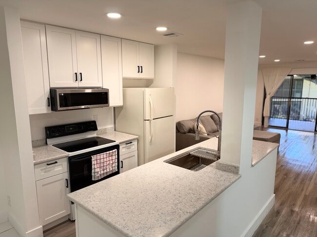 9517 NW 2nd Pl, Unit 9517