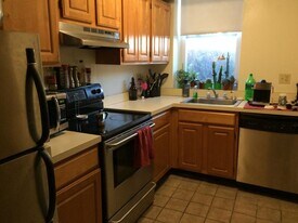1640 Massachusetts Ave, Unit B1 in Cambridge, MA - Building Photo