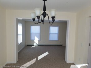 237 Green Ave in Belchertown, MA - Building Photo - Building Photo