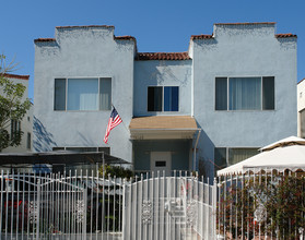 1129 N New Hampshire Ave in Los Angeles, CA - Building Photo - Building Photo