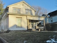 1220 N Robberson Ave