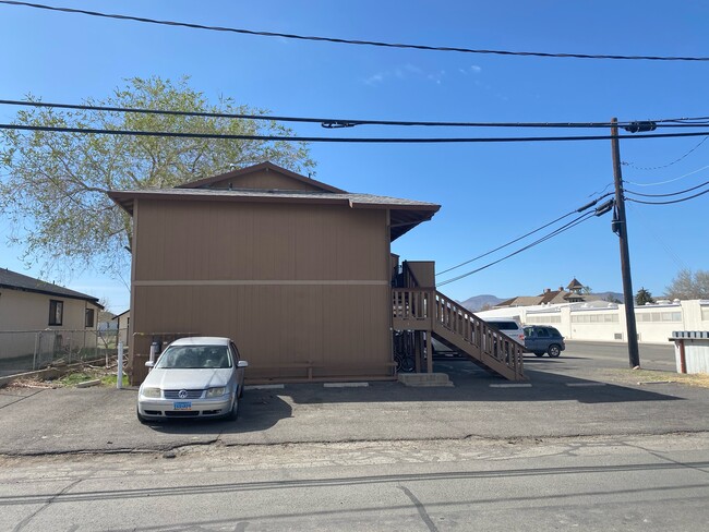 130 N Oregon St in Yerington, NV - Building Photo - Building Photo