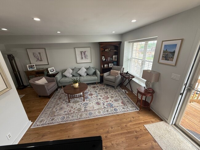 7925 Ridge Ave, Unit 45 in Philadelphia, PA - Foto de edificio - Building Photo