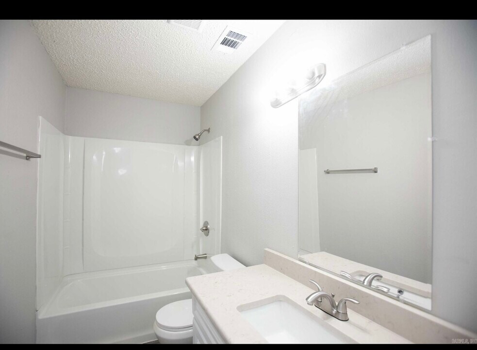 715 Rose Ln in North Little Rock, AR - Building Photo