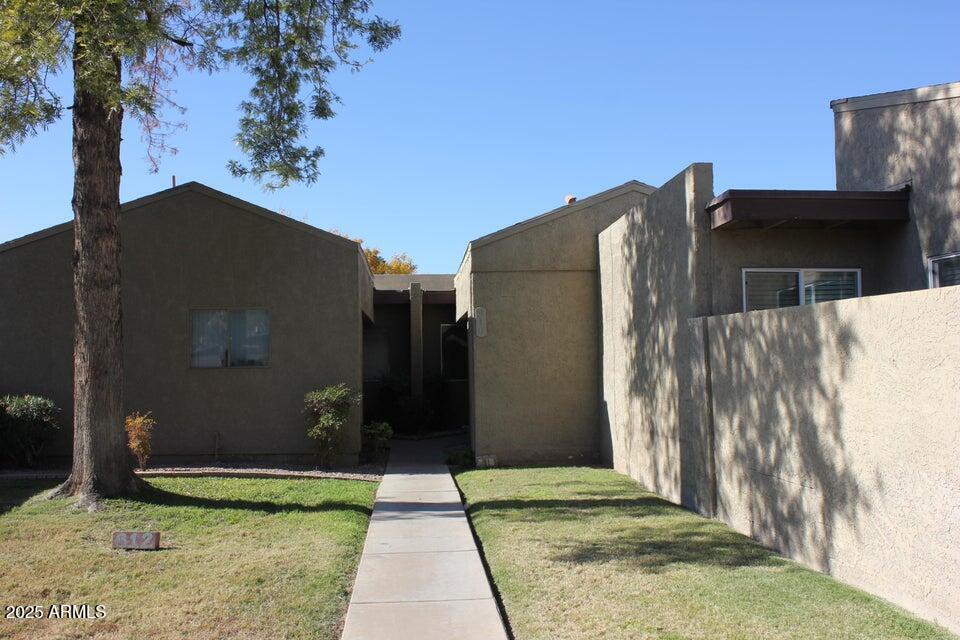 810 S Melody Ln in Tempe, AZ - Building Photo