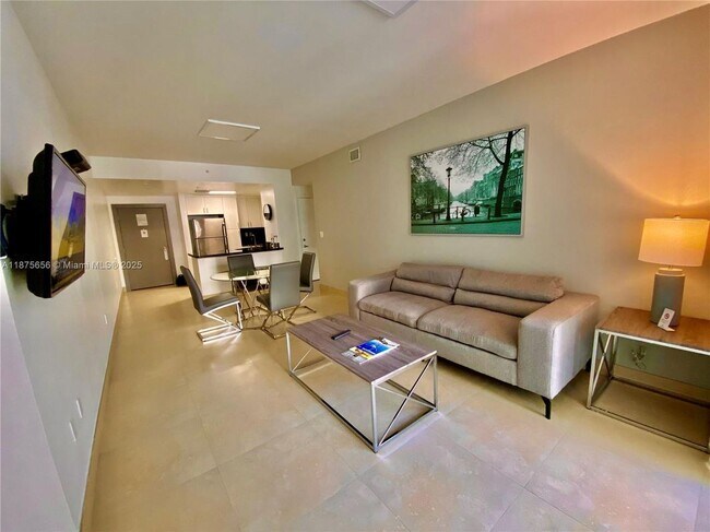 185 SE 14th Terrace in Miami, FL - Building Photo - Building Photo