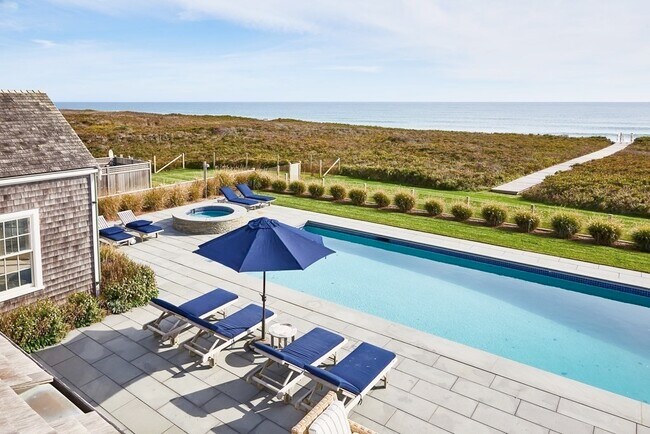 30 Madequecham Valley Rd in Nantucket, MA - Building Photo - Building Photo