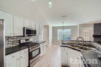 891 Marta Crane Dr in Lawrenceville, GA - Foto de edificio - Building Photo