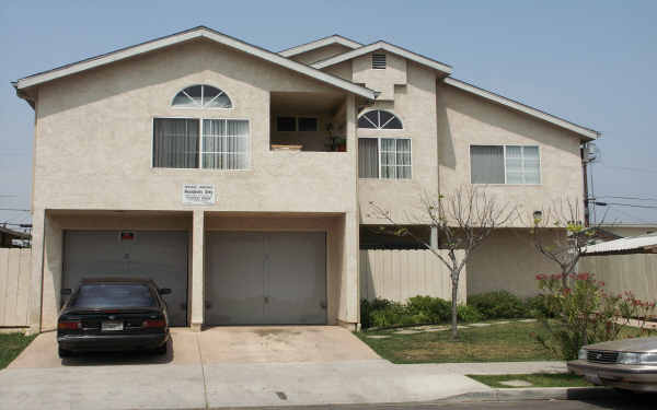 4218 Van Dyke Ave in San Diego, CA - Building Photo - Building Photo