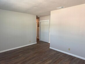 226 Park Ln in Universal City, TX - Building Photo - Building Photo
