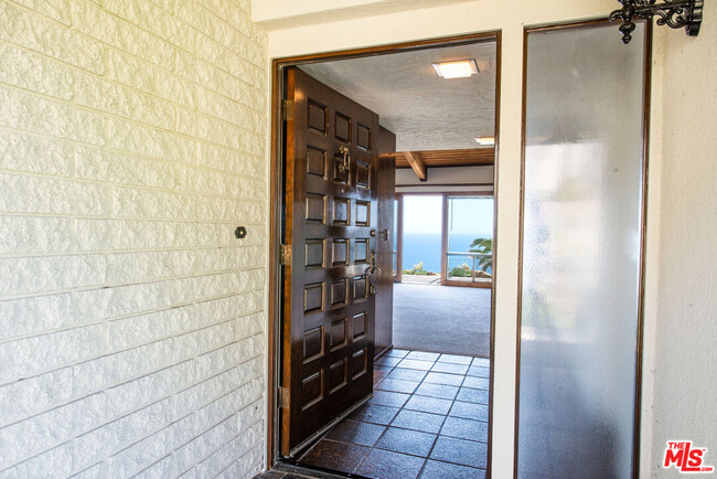 32909 Calle De La Burrita in Malibu, CA - Building Photo - Building Photo