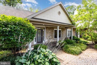 163 High Pointe Dr in Hummelstown, PA - Building Photo - Building Photo