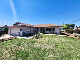 698 Raymond St in El Cajon, CA - Building Photo
