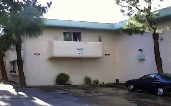 4424 47th St in San Diego, CA - Foto de edificio - Building Photo