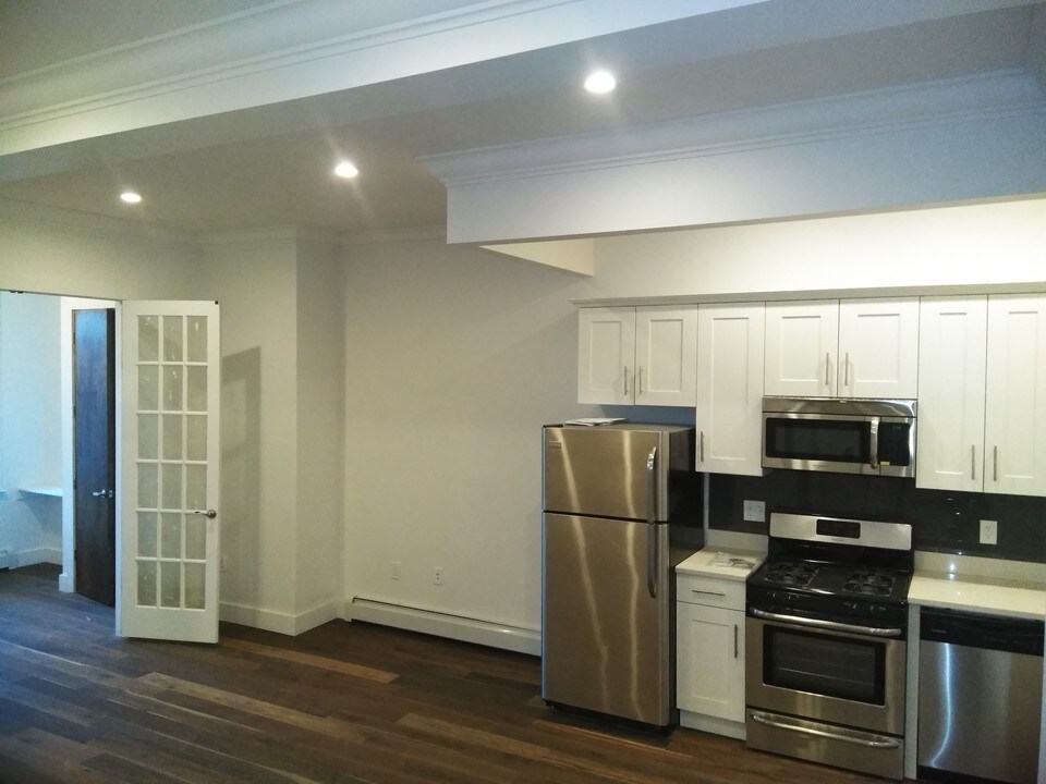 792 Hart St in Brooklyn, NY - Building Photo