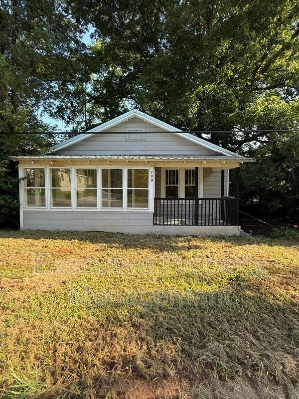 property at 109 Oak Ave