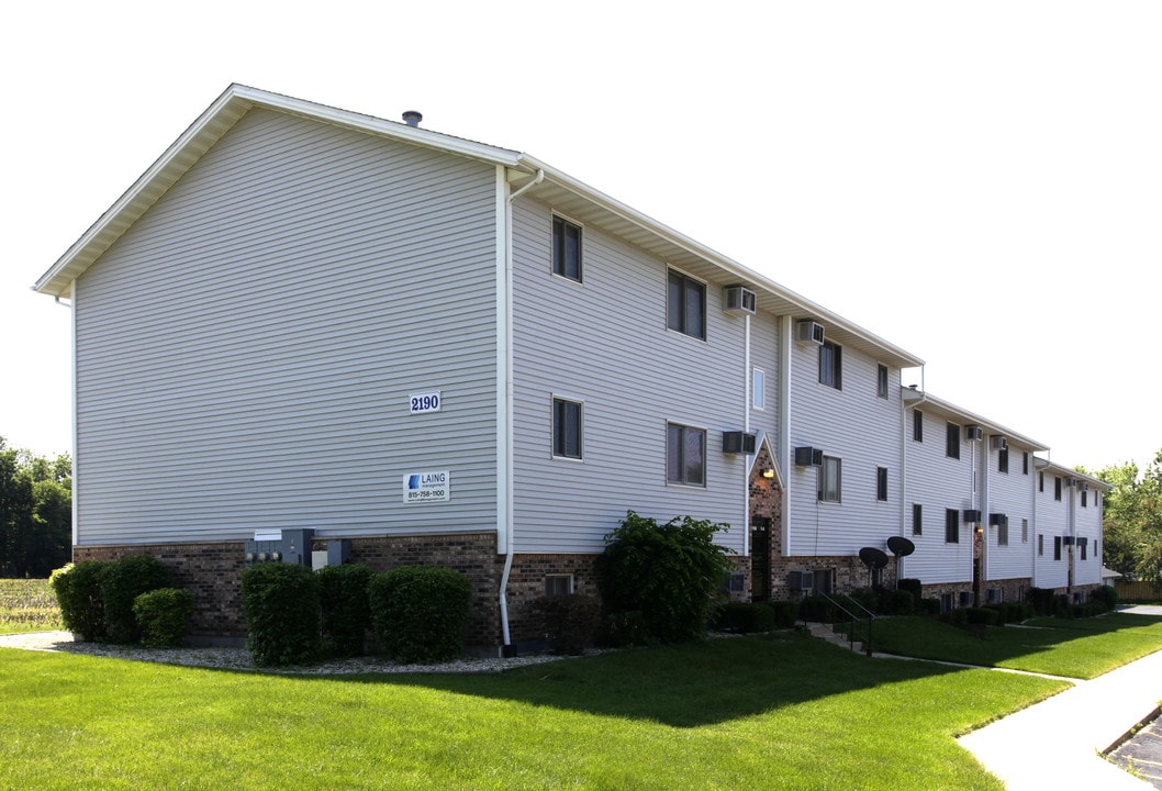 Richport Apartments in Sycamore, IL - Foto de edificio