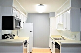 2250 Bering Dr in Houston, TX - Building Photo - Building Photo