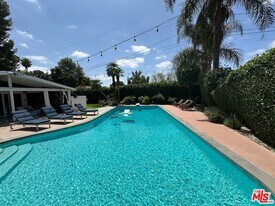 22428 Victory Blvd in Los Angeles, CA - Building Photo