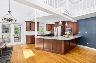 581 Middle Rd in Portsmouth, RI - Building Photo - Building Photo