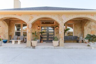 21404 Lonesome Ct in Leander, TX - Building Photo - Building Photo