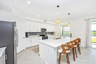 12640 Radiance Ct, Unit 101 in Venice, FL - Building Photo - Building Photo