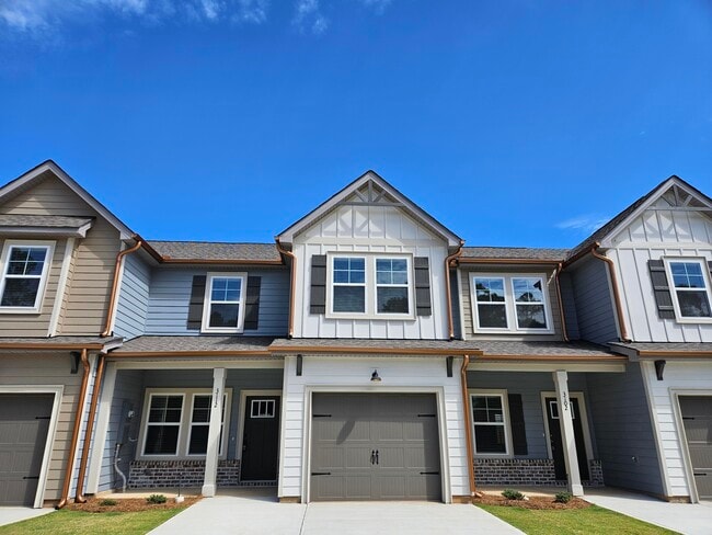 property at 3048 Venetian Dr