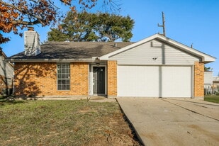 2823 Forestbrook Dr in Spring, TX - Building Photo